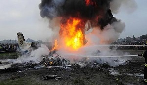 سقوط طائرة ركاب إثيوبية متجهة إلى نيروبي وعلى متنها 157 شخصا