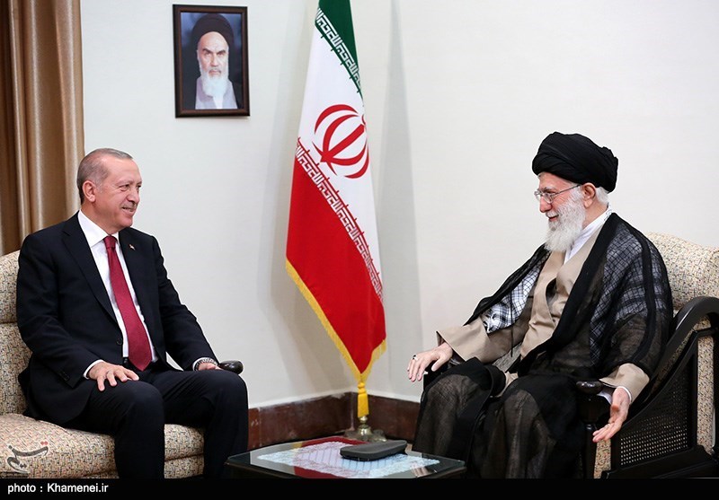 Leader Renews Call for Unity among Muslims for Resolving Regional Problems