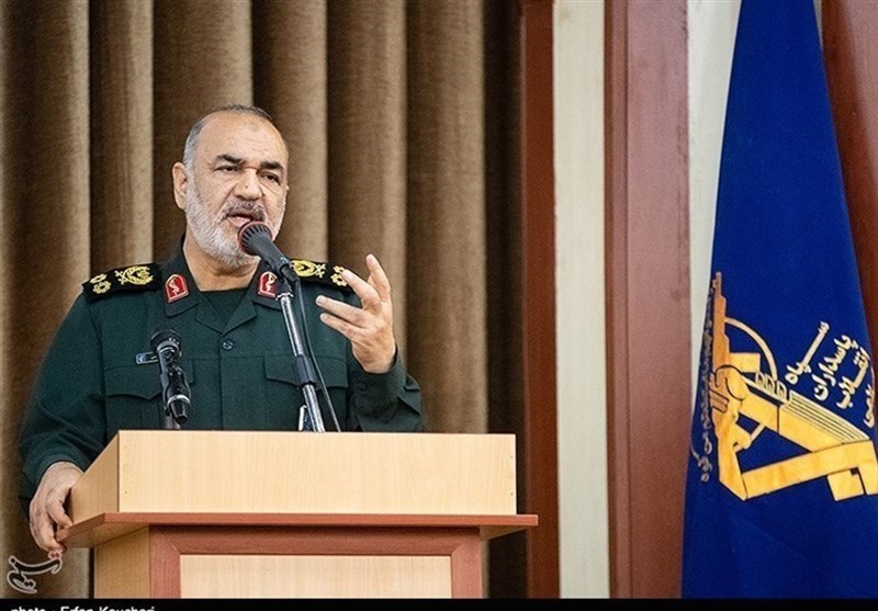 Iran Breaking Monopoly of Communication Technologies: IRGC Commander