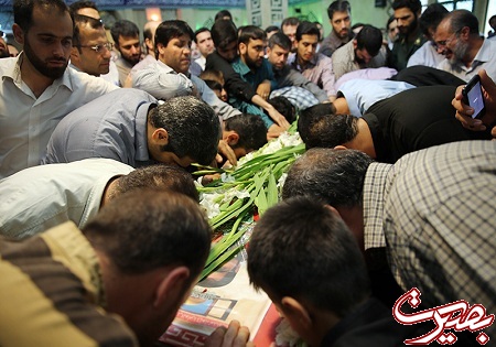مراسم وداع با پیکر شهید نیکزاد در ستاد کل فرماندهی سپاه+تصاویر