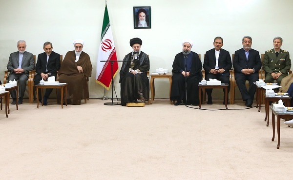 پایبندی به مواضع اصیل انقلاب مایه تشخص بین المللی پایبندی به مواضع اصیل انقلاب مایه تشخص بین المللی