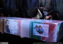 بوسه رهبر انقلاب اسلامی بر تابوت شهید حججی