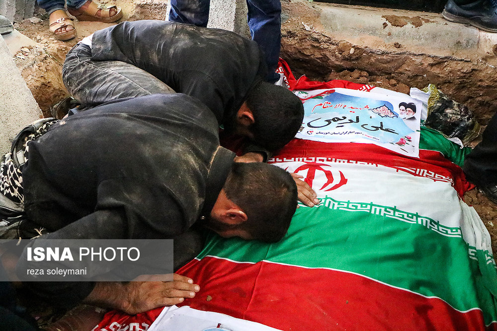 تشییع با شکوه شهدای حمله تروریستی اهواز / تصاویر