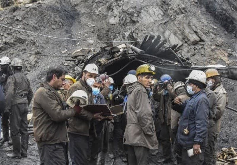 کشف پیکر ۶ کارگر‌ معدن طزره دامغان در کمتر از ۱۰ ساعت/ وزیر کار به معدن رفت