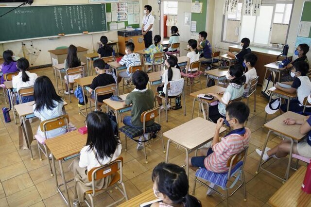 کودکان ژاپنی خواهان آموزش رایگان هستند