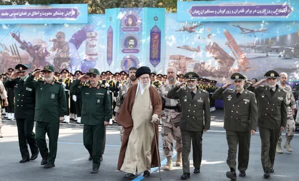تمجید فرمانده کل قوا از پیشرفت‌های نظامی ایران+فیلم