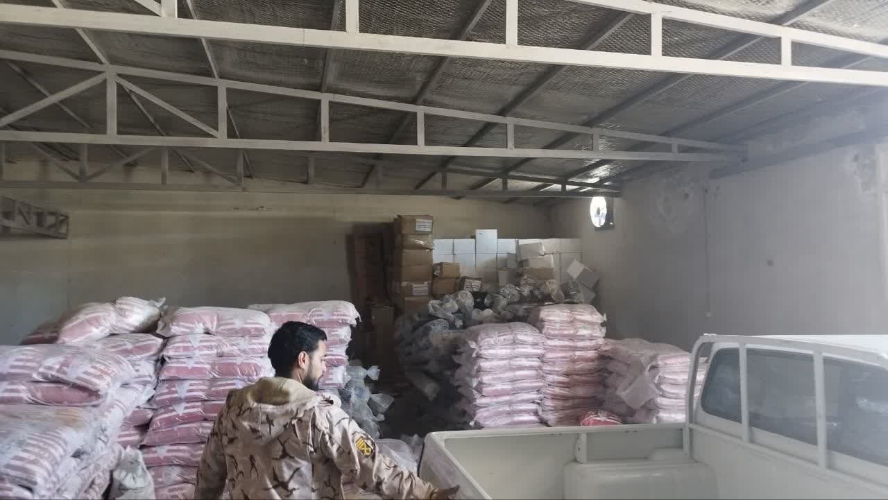 توزیع سومین محموله کمک‌رسانی قرارگاه قدس نیروی زمینی سپاه در بین سیل‌زدگان جنوب استان سیستان و بلوچستان