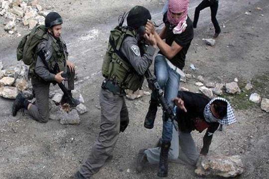نظامیان رژیم صهیونیستی ضمن یورش گسترده به نقاط مختلف کرانه باختری ۱۸ شهروند فلسطینی را بدون تفهیم اتهام بازداشت کردند.
