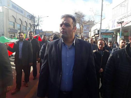 حضور سجاد انوشیروانی قهرمان المپیک در راهپیمایی مردم اردبیل در محکومیت اغتشاشات اخیر