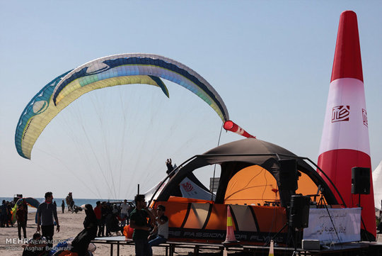 دومین جشنواره اکروباسی کشور در جزیره قشم
دومین جشنواره اکروباسی کشور در جزیره قشم برگزار شد
