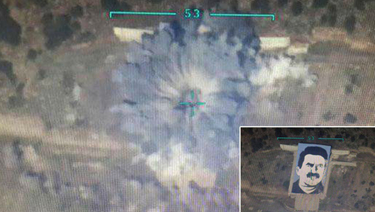 نابودی تصویر بزرگ عبدالله اوجالان «رهبر حزب کارگران کردستان پ.ک.ک» بر روی یک تپه در نزدیکی عفرین در سوریه به وسیله پهپاد.
