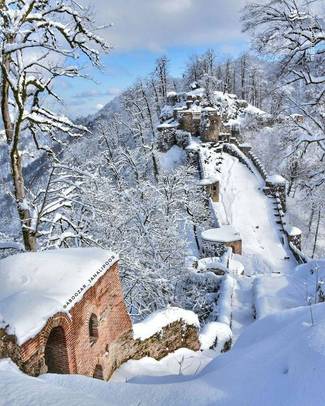  طبیعت زمستانی قلعه رودخان گیلان
