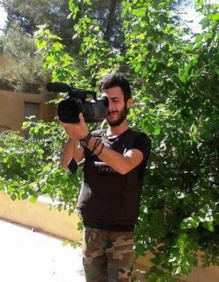 تصویربردار شبکه خبری العالم بر اثر انفجار مین کار گذاشته شده توسط عناصر مسلح تروریست در حومه جنوبی حلب به شهادت رسید.