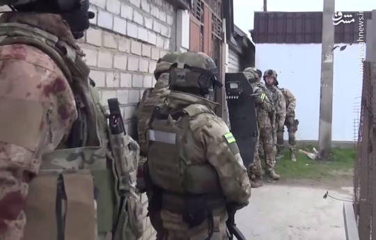 شماری از عناصر تروریستی داعش که افراد را برای جنگیدن در سوریه جذب می کردند در عملیات نیروهای امنیتی روسیه در داغستان دستگیر شدند.