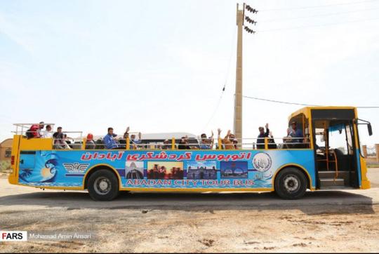   اتوبوس گردشگری در شهر آبادان 