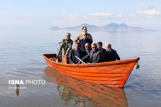 اسحاق جهانگیری، به همراه استانداران آذربایجان شرقی و غربی از بخش‌های مختلف دریاچه بازدید میدانی کرد.