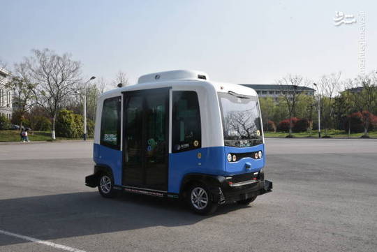 اولین اتوبوس‌های عمومی بدون راننده چین وارد خیابان های یک شهر در جنوب شرقی چین شده‌اند و مردم را از دو ایستگاه به یکدیگر جا به جا کرد.