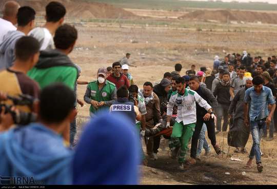نظامیان رژیم صهیونیستی در چهارمین جمعه اعتراض های مسالمت آمیز فلسطینیان که با عنوان «راهپیمایی بزرگ بازگشت » برگزار شد و به نام «جمعه شهدا و اسرا» نامگذاری شد، دست کم چهار جوان فلسطینی را به شهادت رساندند و ده ها نفر دیگر را زخمی کردند.
