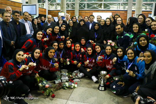 بانوان ملی‌پوش فوتسال ایران بعد از کسب مقام قهرمانی در جام ملت‌های آسیا به ایران بازگشتند.