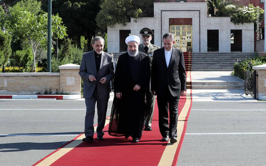 دکتر حسن روحانی رئیس جمهوری روز جمعه برای شرکت و سخنرانی در اجلاس سازمان همکاری شانگهای، تهران را به مقصد چین ترک کرد.


