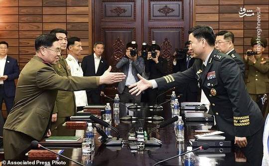 مقام های عالی رتبه دو کره، مذاکرات نظامی را در راستای کاهش تنش ها در مرز به شدت نظامی دو کشور برگزار کردند.
