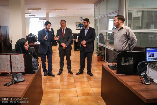 رودریگو دی آزردو سانتوس سفیر برزیل در ایران، از خبرگزاری مهر بازدید کرد.
