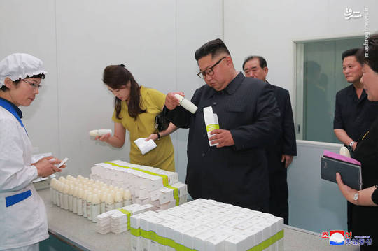«کیم جونگ اون» رهبر کره شمالی از کارخانه لوازم آرایشی و بهداشتی بازدید کرد.

