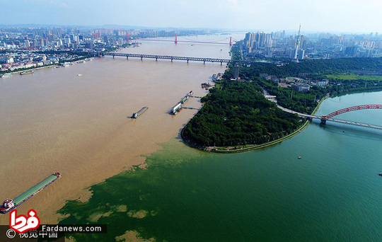 رود یانگ‌تسه طولانی‌ترین رودخانهٔ آسیا و سومین رودخانهٔ طولانی جهان (پس از نیل و آمازون) است. نام جدید چینی آن «چانگ جیانگ» است و بسیاری از نقشه‌های جدید از این نام استفاده می‌کنند.
