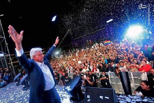 آندرس مانوئل لوپز اوبرادور، نامزد چپ‌گرای انتخابات ریاست جمهوری مکزیک با کسب ۵۳ درصد آراء پیروزی این انتخابات شد.