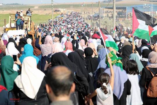 مشارکت هزاران بانوی فلسطینی در جشنواره «زنان فلسطینی به سوی بازگشت و شکستن محاصره» در مرز غزه و زخمی شدن 52 فلسطینی در تیراندازی ارتش رژیم صهیونیستی به سمت تظاهرات زنان فلسطینی.
