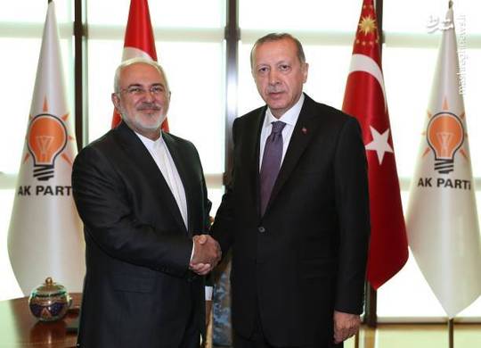 محمد جواد ظریف وزیر امور خارجه کشورمان در سفر به ترکیه با رجب طیب اردوغان رئیس جمهور و مولود چاووش اوغلو وزیر امور خارجه این کشور دیدار و گفتگو کرد.