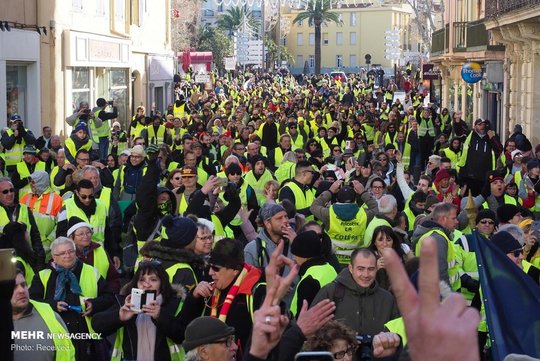 اعتراضات جلیقه‌زردها پس از گذشت هشت هفته از آغاز خود، همچنان ادامه دارد. جلیقه‌زردهای فرانسوی در هشتمین شنبه پس از آغاز اعتراضات علیه سیاست‌های اقتصادی دولت، دوباره به خیابان آمدند.