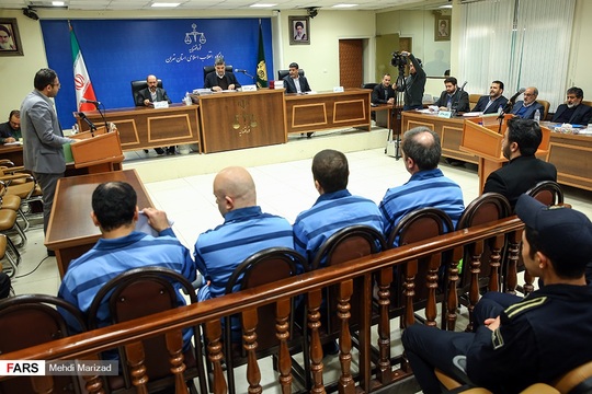 اولین جلسه رسیدگی به اتهامات ۶ متهم پرونده فساد مالی دومان توکان به ریاست قاضی صلواتی در دادگاه انقلاب برگزار شد.