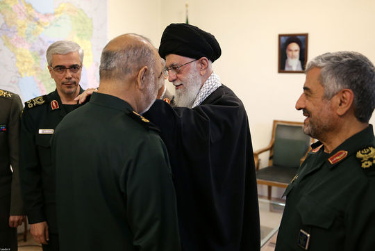 فرمانده کل جدید سپاه پاسداران انقلاب اسلامی به دریافت درجه سرلشکری از دست فرمانده معظم کل قوا مفتخر شد.