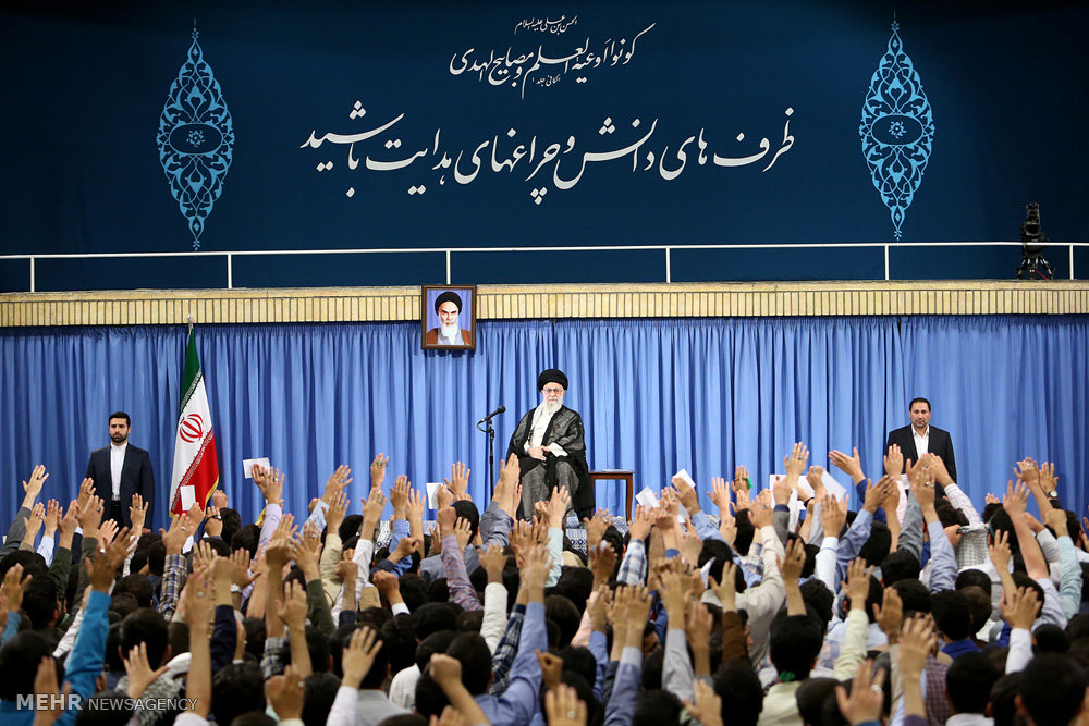 Leader: Iranian Nation Moving Forward Regardless of Threats