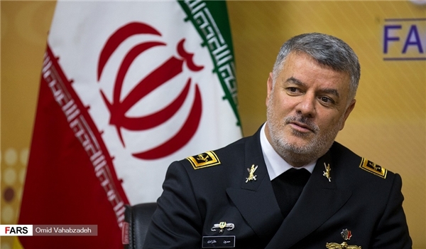 Commander: Iranian Navy to Unveil New Submarine Soon