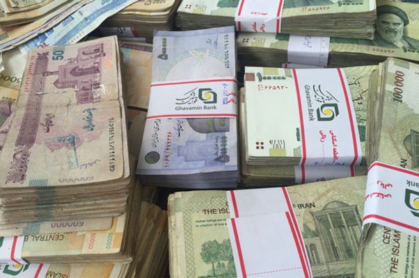 Iran Police Finds Bag Containing IRR 145bn, Returns It to Owner