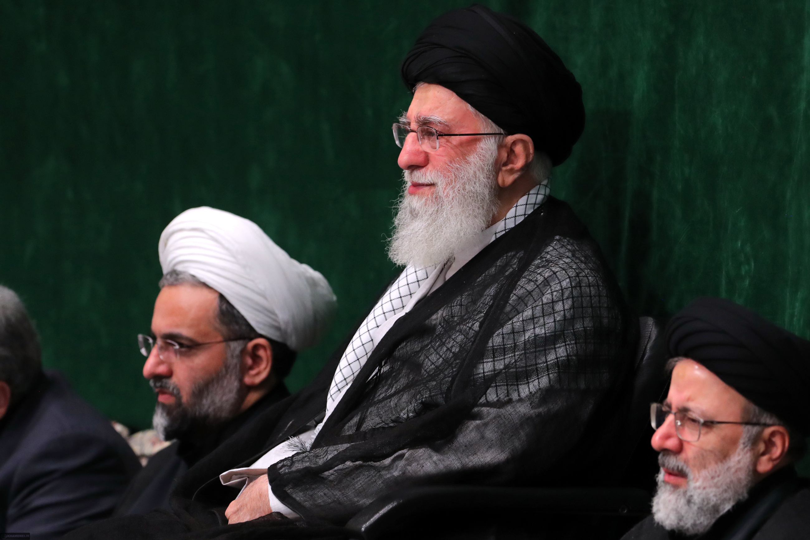 Being steadfast on the right path improves the country, benefits the world: Imam Khamenei