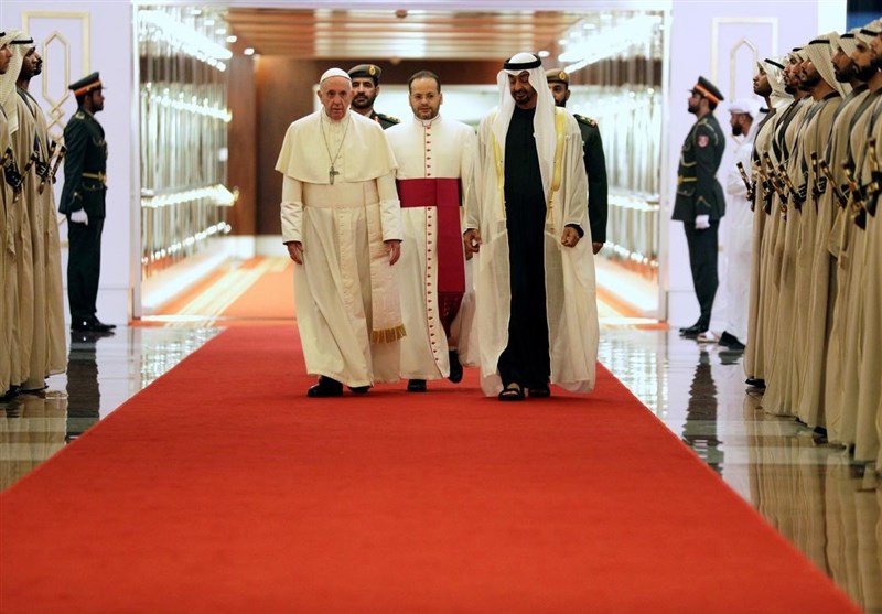 Pope Arrives in UAE, Condemns Saudi War on Yemen