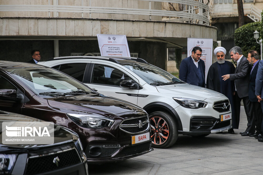 Rouhani unveils 3 domestically-made cars