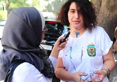 Draw Paintings on Sidewalk in Damascus