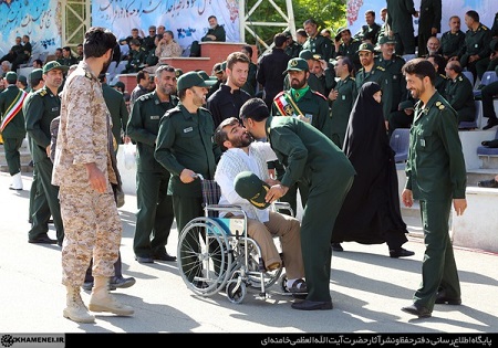 مراسم دانش‌آموختگی دانشجویان دانشگاه امام حسین(ع) با حضور امام خامنه‌ای