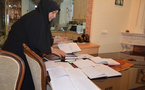 رفع دلتنگی های مادرانه با نوشتن 4000 نامه/ نماز اول وقت برای علی بسیار اهمیت داشت