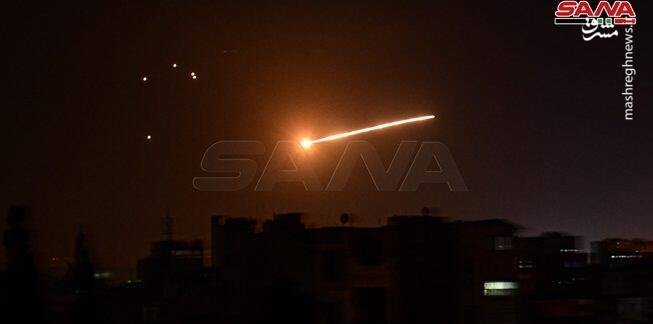 مقابله پدافند سوریه با حمله موشکی به دمشق+ عکس