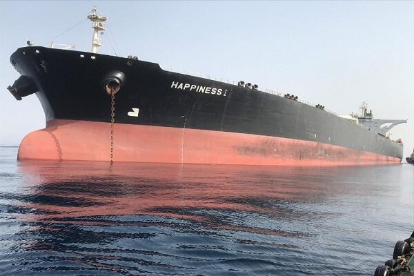 خروج تفنگداران نیروی دریایی انگلیس از نفتکش توقیف شده ایران