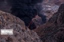 عکس/ آتش‌سوزی ناشی از شکستگی لوله نفت در اردل شهرکرد