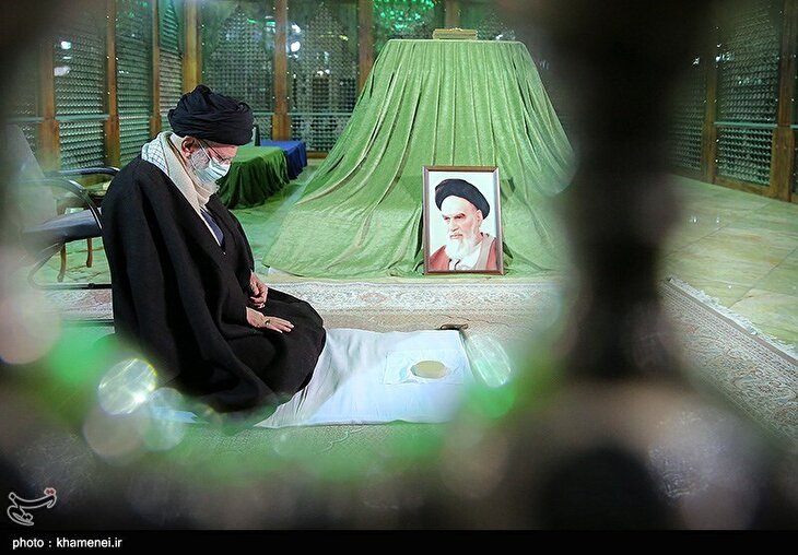 عکس/ حضور رهبر انقلاب اسلامی در مرقد امام خمینی(ره) و گلزار شهدا