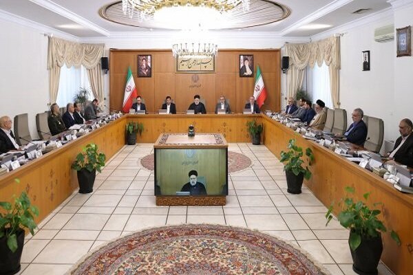 رییس‌جمهور در جلسه هیأت دولت:شهید سلیمانی در مسیر مقابله با باطل تبدیل به یک مکتب شد