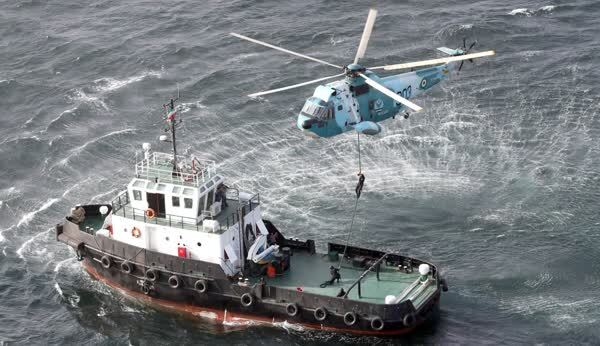 عملیات آزاد سازی کشتی ربوده شده توسط دزدان دریایی در رزمایش کمربند امنیت دریایی ۲۰۲۴