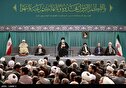 تصاویر/ دیدار جمعی از مردم، مسئولان و مهمانان کنفرانس وحدت اسلامی با رهبرمعظم انقلاب